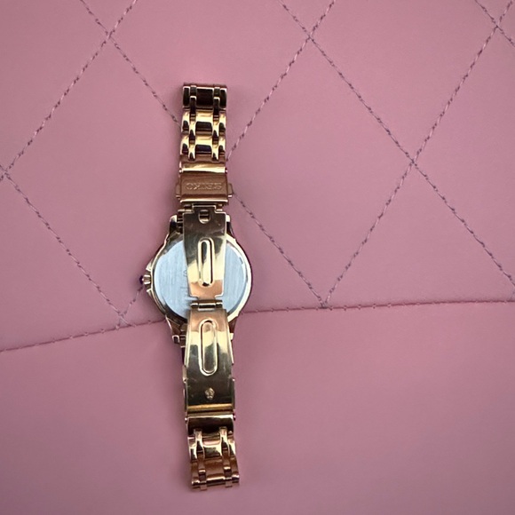Seiko Women's Gold Watch - Picture 4 of 5